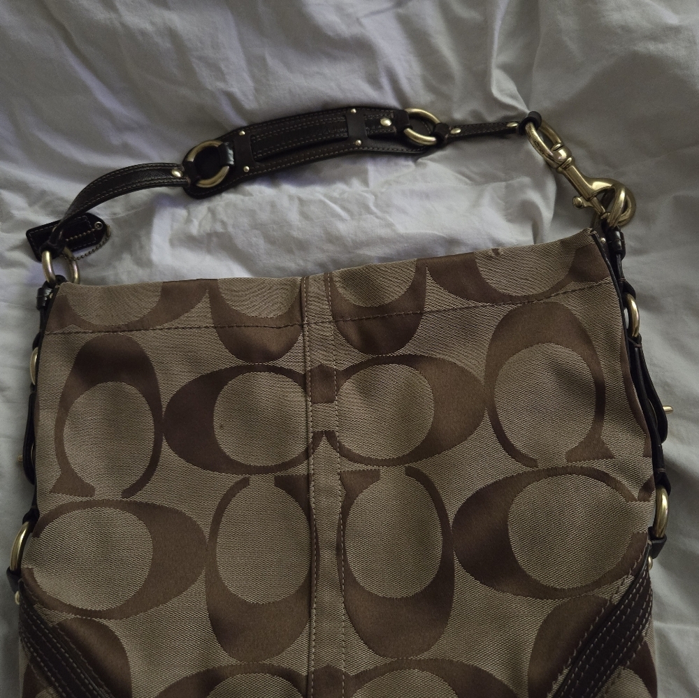Coach - Picture 3 of 3